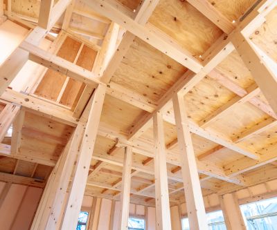 Holzbauoffensive Hessen - Wohnungswirtschaft - Aufstockung Aufstockung eines Wohngebäudes in Holzbauweise