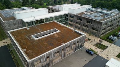 Theodor-Heuss Schule Wetzlar Schulgebäude mit Holzelementen